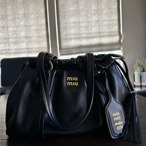 Elegant Black Leather Shoulder Bag